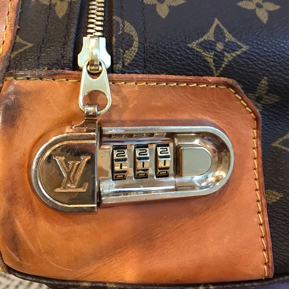 RARE! LOUIS VUITTON VINTAGE PULLMAN RARE! RARE! STEAL OF A PRICE!! - Picture 5 of 8